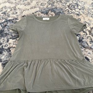 Very Flowy Green top